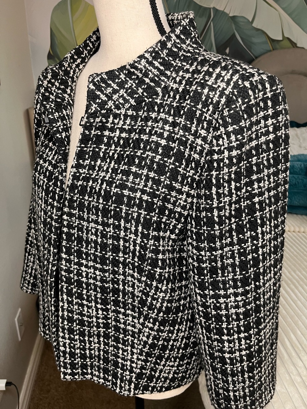 Karl Lagerfeld Paris Black & White Tweed Cropped Blazer Size 14